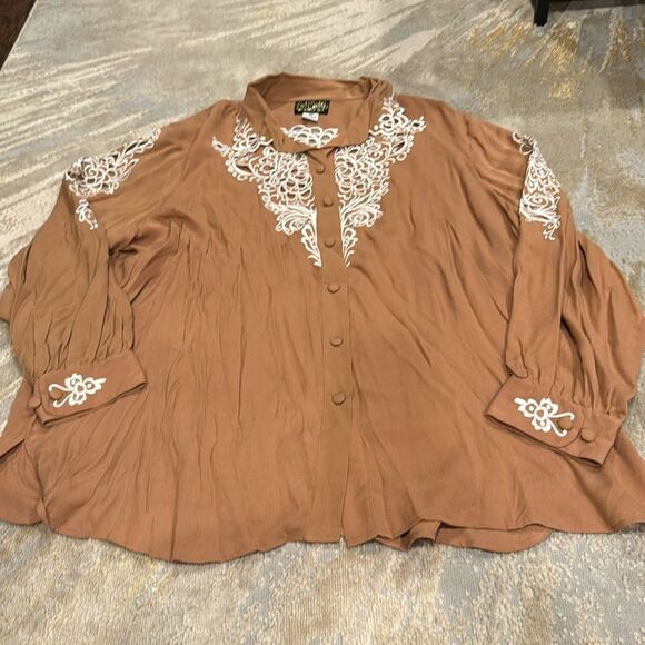 Bob Mackie silk blouse in light brown size 2X in EUC with embroidered flower pat - Picture 1 of 9